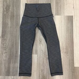 Grey lululemon capri leggings.